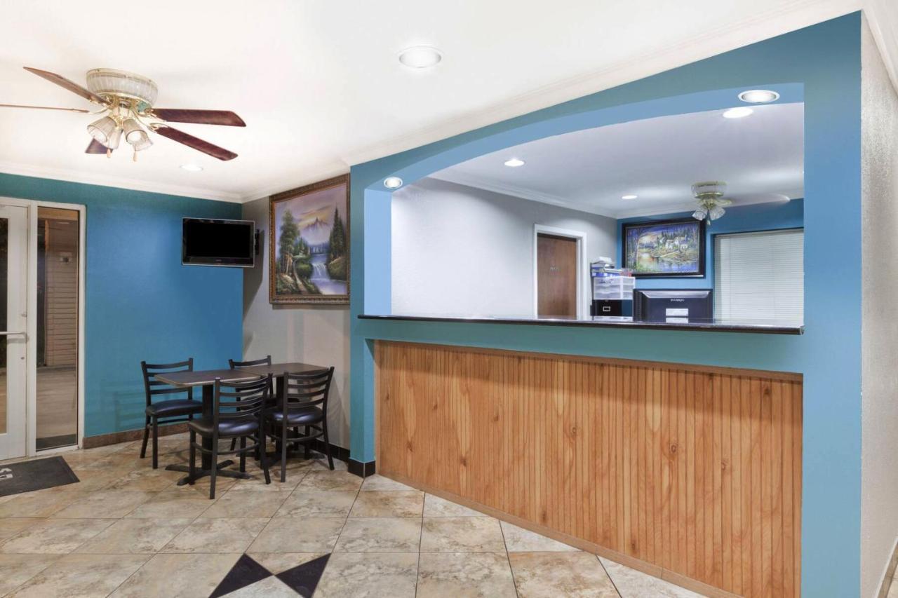 Lone Star Inn Kenedy Экстерьер фото
